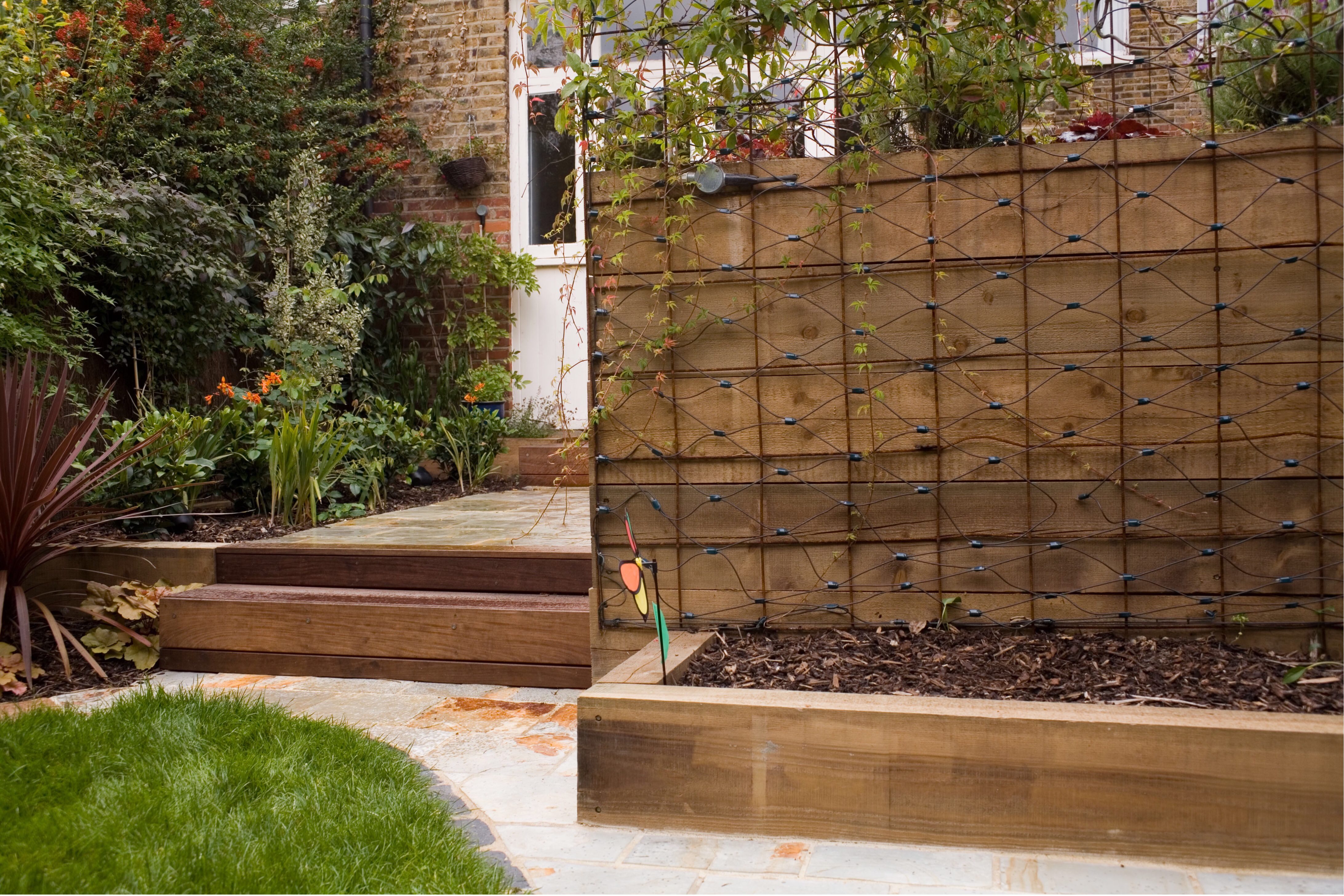 Railway sleepers can be used for levelling ground
